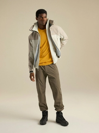 8---F26-X000011062-Beta-AR-Jacket-Rune-Sea-Salt-Hover