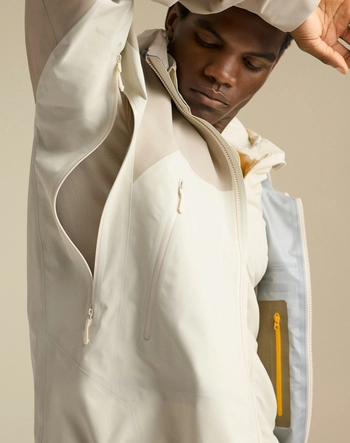 9---F26-X000011062-Beta-AR-Jacket-Rune-Sea-Salt-Pit-Zip