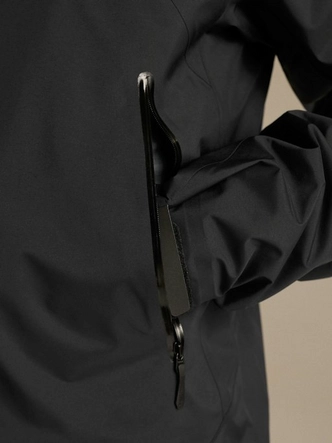 5---F26-X000010878-Beta-Jacket-Black-Fabric-Detail