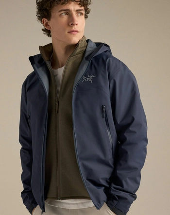 4---F26-X000010878-Beta-Jacket-Black-Sapphire-Detail-1