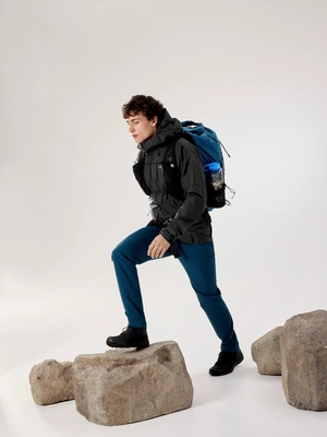 9---f25_x000010552_002291_beta-sl-jacket_black_men_m_full-body