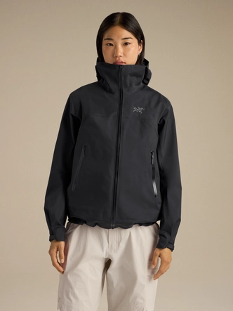 2---F26_X000010869_002291_Beta_Jacket_Black_Women_S_Front-View_Lowres