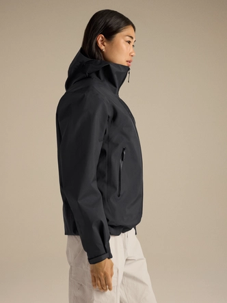 F26_X000010869_002291_Beta_Jacket_Black_Women_S_Side-View_Lowres