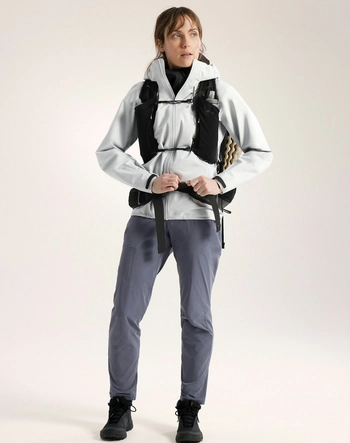 6---S26-X000010020-Beta-SL-Jacket-Solitude-Women-s-Full-Body