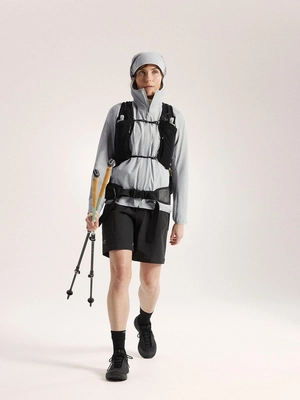 5---S26_X000010608_019412_Gamma Lightweight Hoody_Atmos-Solitude_Women_S_Full-Body_Lowres