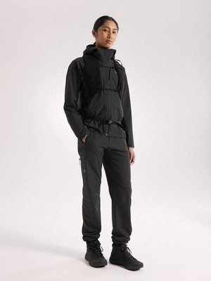 4---S26_X000010608_002291_Gamma Lightweight Hoody_Black_Women_S_Full-Body_Lowres