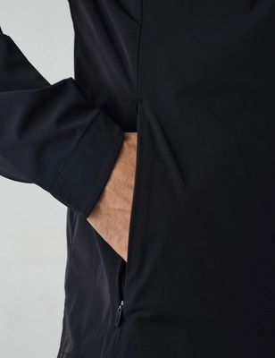 6---FEATURE_POCKET_AR-SS-018-LW_AR_SOFTSHELL_STRETCH_JACKET_MENS_BLACK_CORTAZU