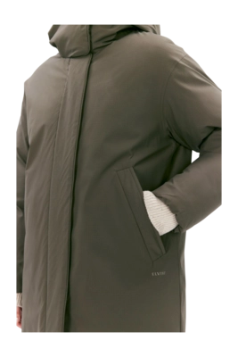 5---Saira_ELVINE_winter_coat__castor_green-0013
