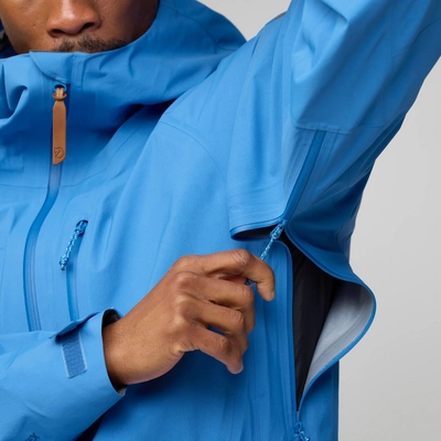 9---Keb_GTX_Jacket_M_12500182-525_I_MODEL_2031