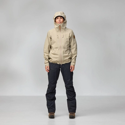 24---Keb_GTX_Jacket_W_14500177-118_N_MODEL_0296