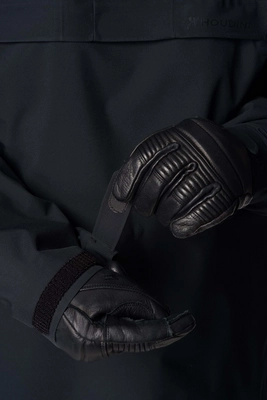 7---Shelter-Anorak_True-Black_800094_900_D_9901_c_low