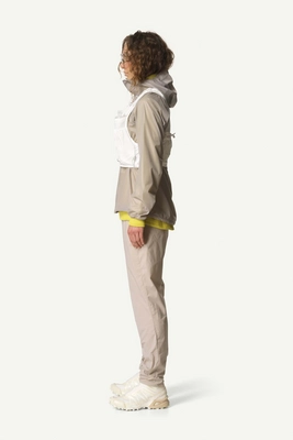 7---Ws-The-Orange-Jacket_Sandstorm_840004_148_SET_3411