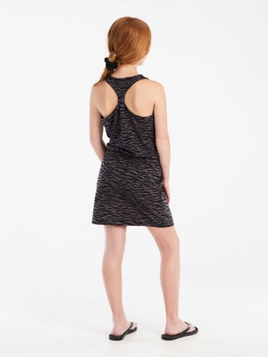 6---24951010_290_model_back-full_01