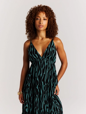 5---24661009_290_model_front-half_01