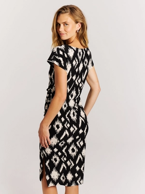 7---24661003_290_model_back-half_01