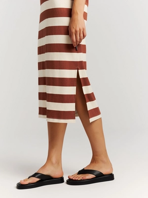 6---24661002_375_model_detail_01