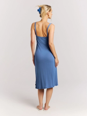 7---24661006_909_model_back-full_01