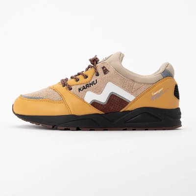 Karhu Unisex Aria 95 Oak Buff / White