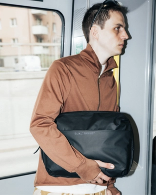 7---Ramverk_Laptop_Organizer_16__Black_Out_5000512004901_lifestyle_1