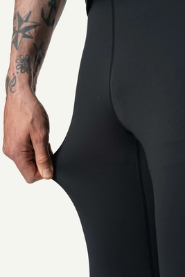 6---Ms-Pace-Trail-Tights_True-Black_840052_900_P_B_4857