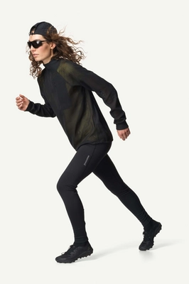 5---Ws-Pace-Flow-Half-Zip_True-Black_830046_900_SET_3511