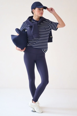 6---signature-legging