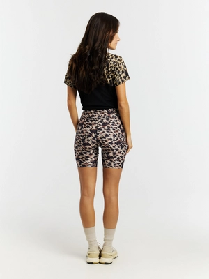 23661010_567_model_back-full_01