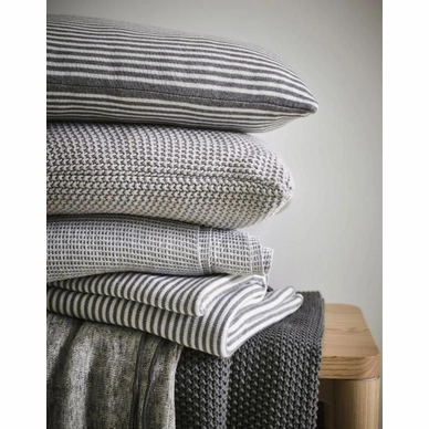 linnea_plaid_grey_730279_491_142_lr_s1_p_1