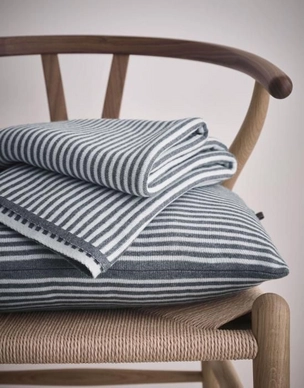 linnea_plaid_grey_730279_491_142_lr_s2_p_1