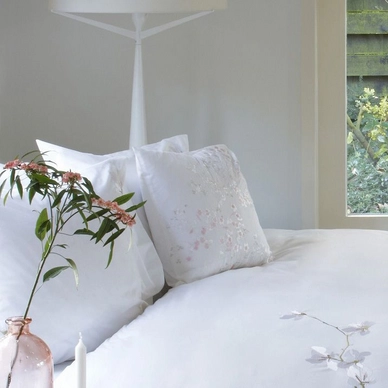 Sierkussen Margaret Muir Chiya Cushion White