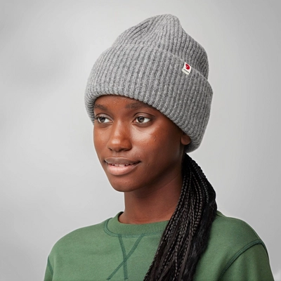 2---Fjallraven_Heavy_Beanie_12100006-020_C_MODEL_FJR