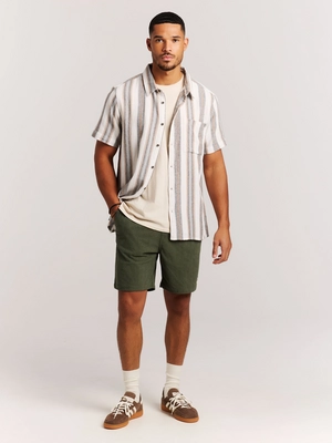4---15761002_106_model_front-full_01