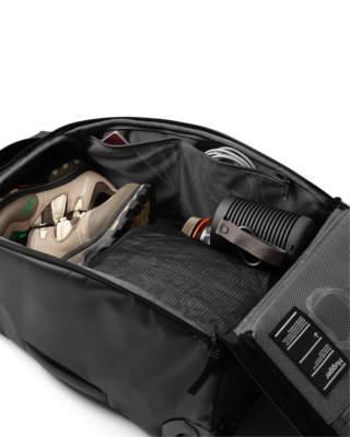 11---Hugger_Roller_Bag_Carry-on_40L_Oatmilk_3000264901501_9
