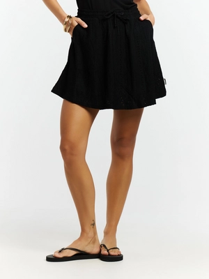 25661001_290_model_front-half_01