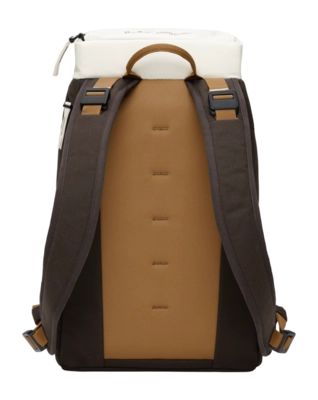 3---Hugger_Backpack_20L_Cappuccino_1000174103101_3-_no-bg