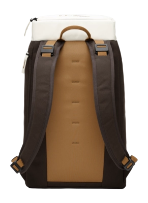 2---Hugger_Backpack_25L_Cappuccino_1000175103101_4-_no-bg
