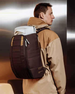 10---Hugger_Backpack_30L_Cappuccino_1000176103101_2