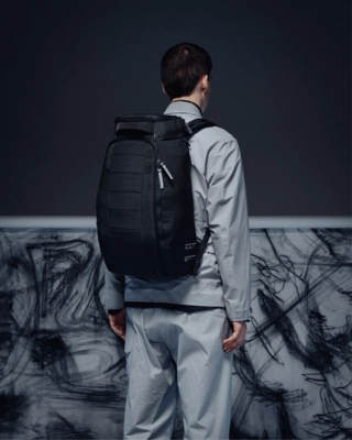 10---Hugger_Backpack_30L_Charcoal_Grey_lifestyle