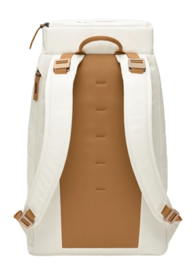 3---Hugger_Backpack_30L_Oatmilk_1000176901501_4-_no-bg