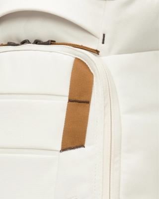 4---Hugger_Backpack_30L_Oatmilk_1000176901501_10