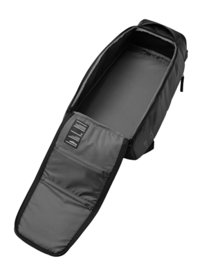 6---Hugger_Backpack_30L_Oatmilk_1000176901501_5-_no-bg