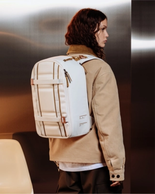 3---Ramverk_Backpack_21L_Oatmilk_1000258901501_2_b513340d-3d10-4f17-9c04-ebcfcf3af9a0