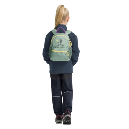 14---A65426_E0272_3-me135-little-scout-10-green-zinnia