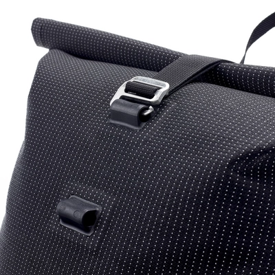 7---ORTLIEB-COMMUTER-DAYPACK-HIVIS-21L-R4159-DETAIL2