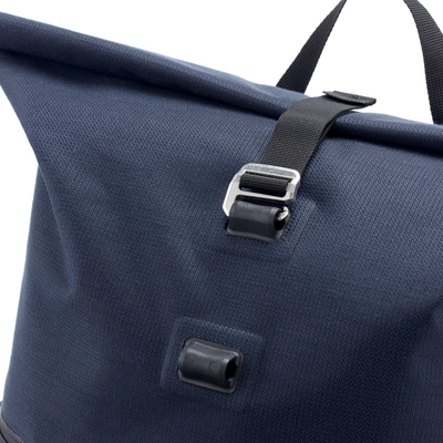 6---ORTLIEB-COMMUTER-DAYPACK-URBAN-27L-R4193-DETAIL1