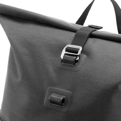 6---ORTLIEB-COMMUTER-DAYPACK-URBAN-27L-R4192-DETAIL1