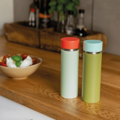 sa20_sa22_oliver_lennox_salt_and_pepper_muehle_ambiente_02_2021_1880x1060px_04136013_1000x1000