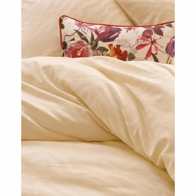 scarlett_cushion_vanilla_401669_403_295_lr_s4_p