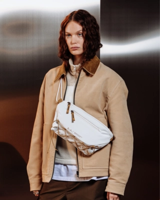 7---Roamer_Pro_Sling_Bag_6L_Oatmilk_2000296901501_2