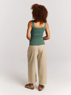 8---16651008_477_model_back-full_01